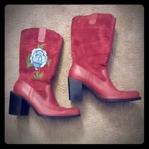 Red suede n leather cowgirl boots. Blue roses. 9